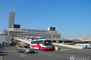 首爾(京釜/嶺東)高速巴士客運站(서울(경부/영동)고속버스터미널)