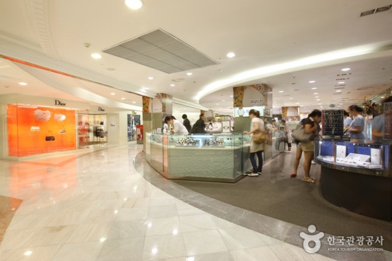 樂天免稅店(總店) (2/18)
