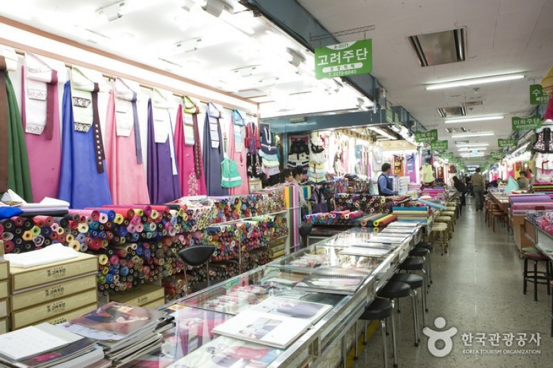 東大門綜合市場韓服商街 (1/10)