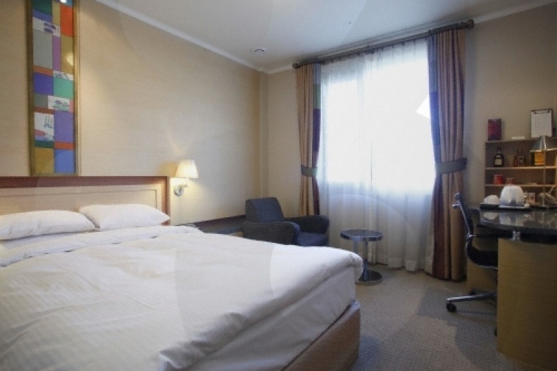 Hotel Sunshine  (3/16)