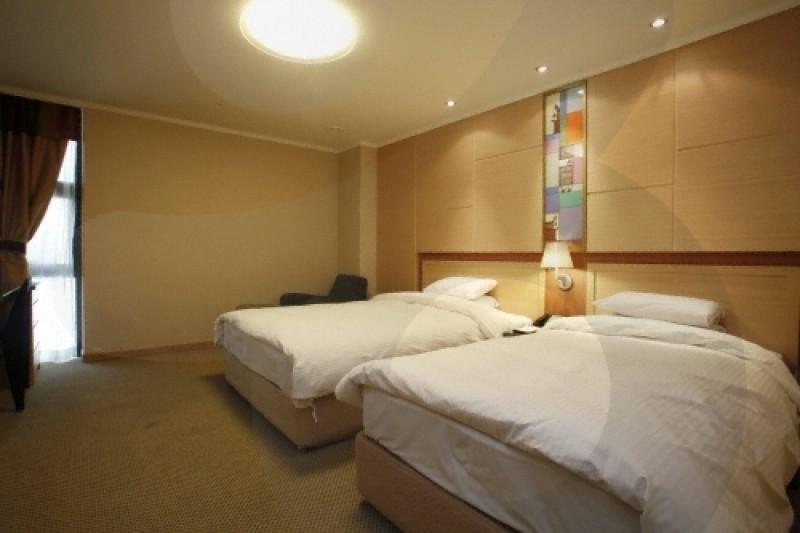 Hotel Sunshine  (8/16)