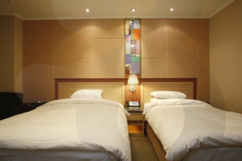 Hotel Sunshine  (9/16)
