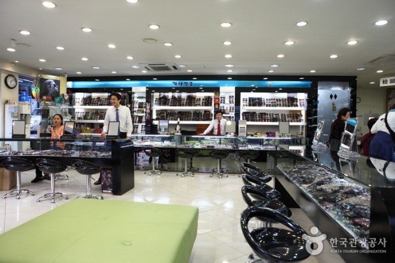 Kana眼鏡行(洞第二家店) (1/6)