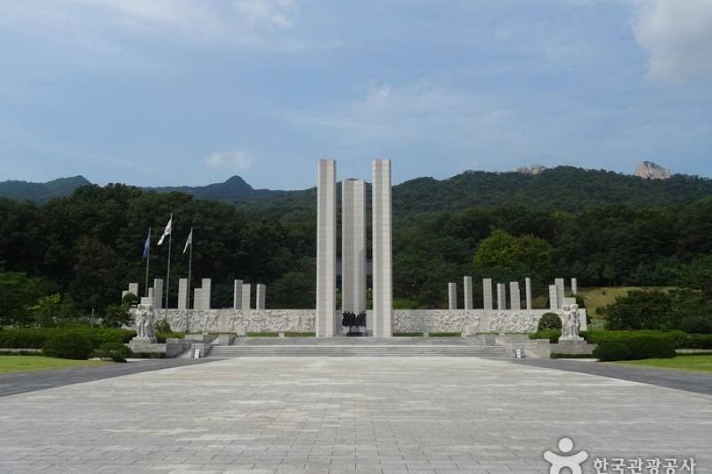 國立4.19墓地