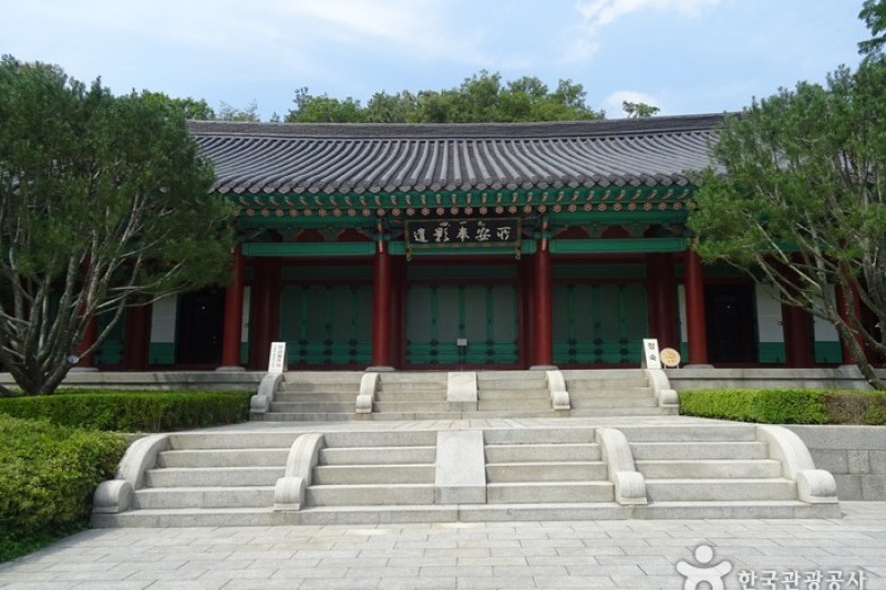 國立4.19墓地