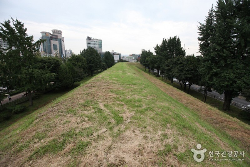 首爾風納洞土城