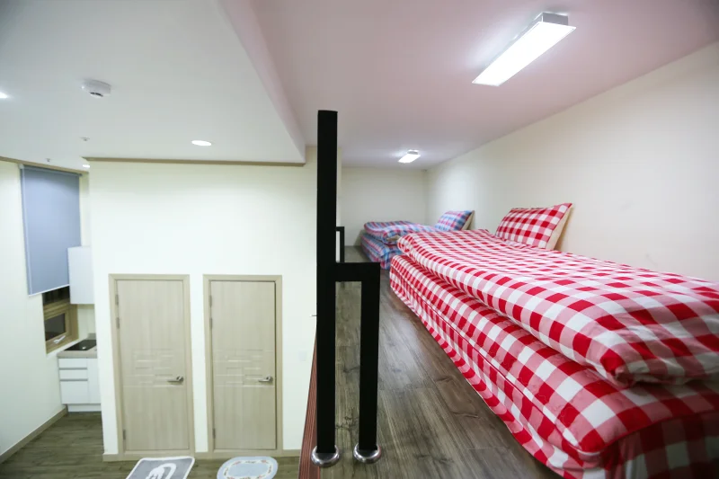 Roi House  (10/12)