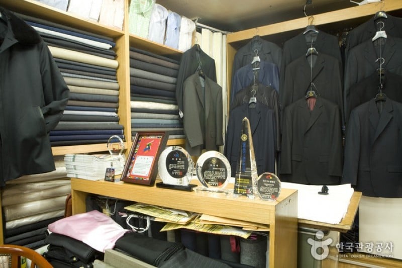 希爾頓西服店  (5/11)