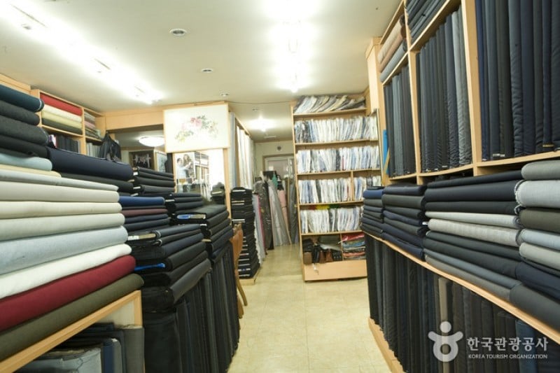 希爾頓西服店  (7/11)
