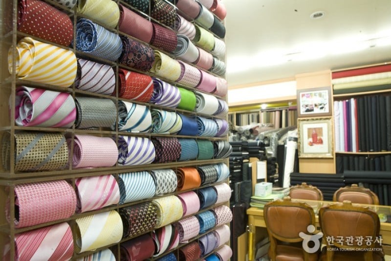 希爾頓西服店  (9/11)