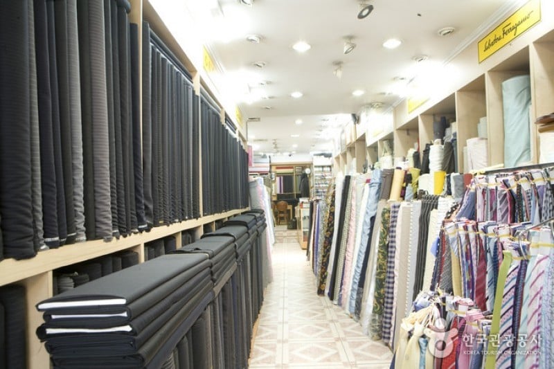 希爾頓西服店  (10/11)