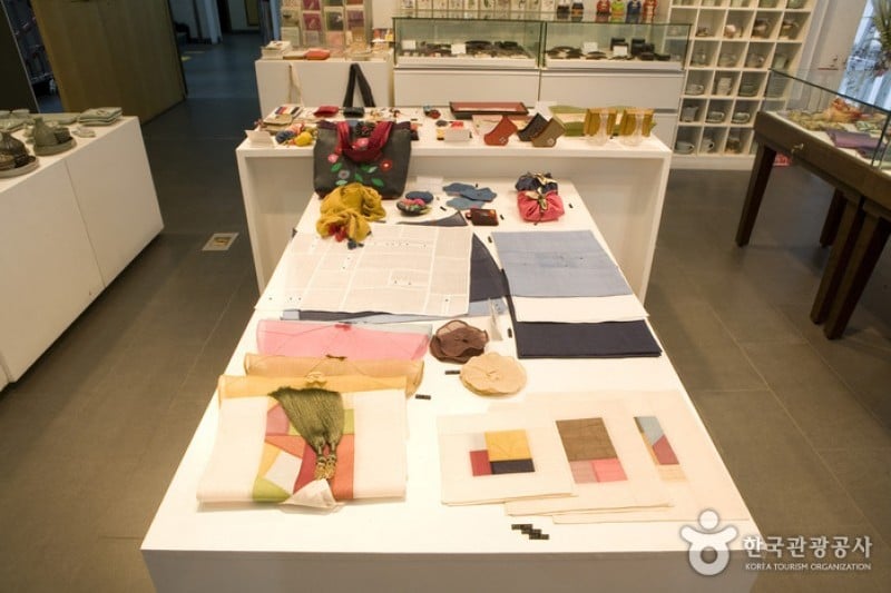 韓國工藝文化振興院 工藝名品販賣館  (5/13)