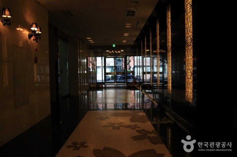 山頂觀光飯店 (1/4)