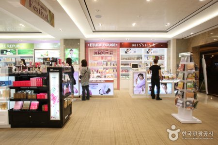 樂天免稅店迎賓店(롯데면세점 로비점)
