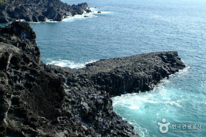 大浦海岸柱狀節理帶
