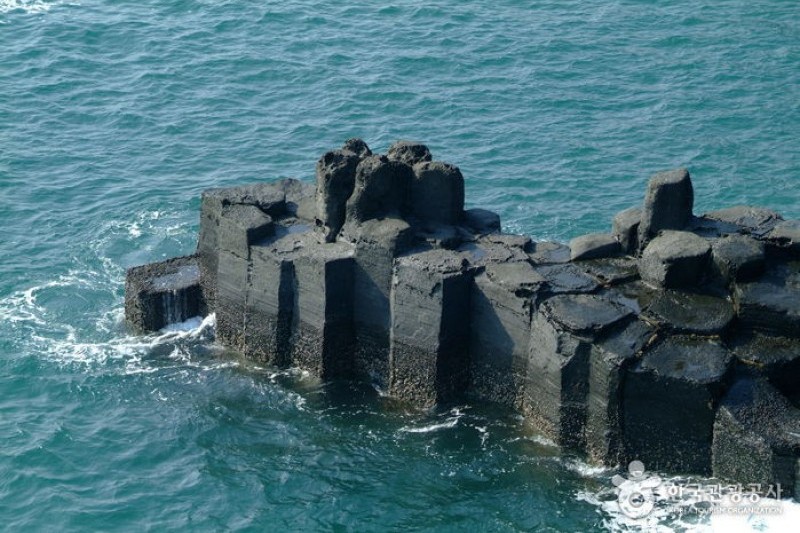 大浦海岸柱狀節理帶