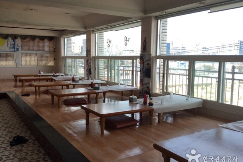 海進生魚片餐廳
