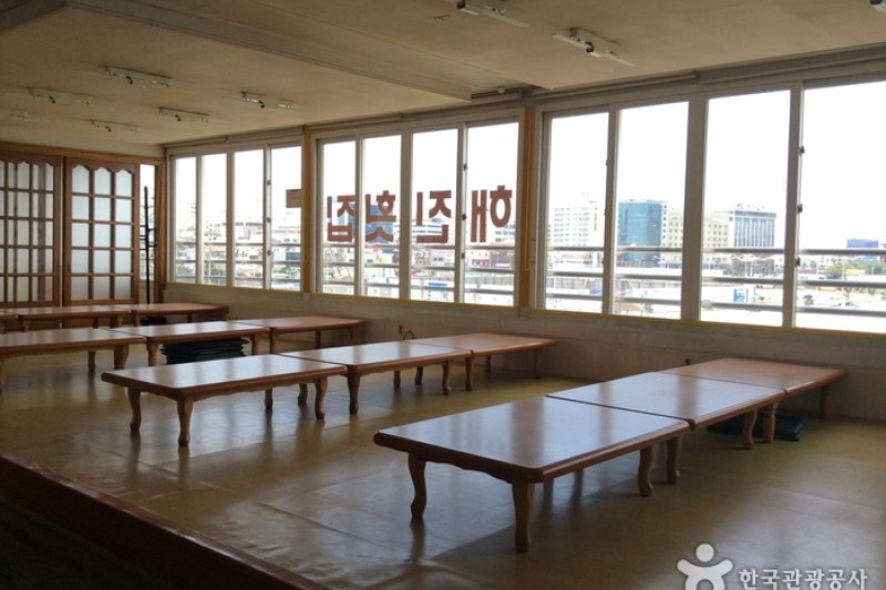 海進生魚片餐廳