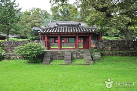 大靜鄉校