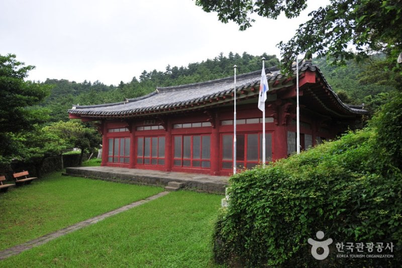 大靜鄉校