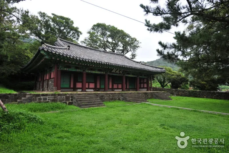 大靜鄉校