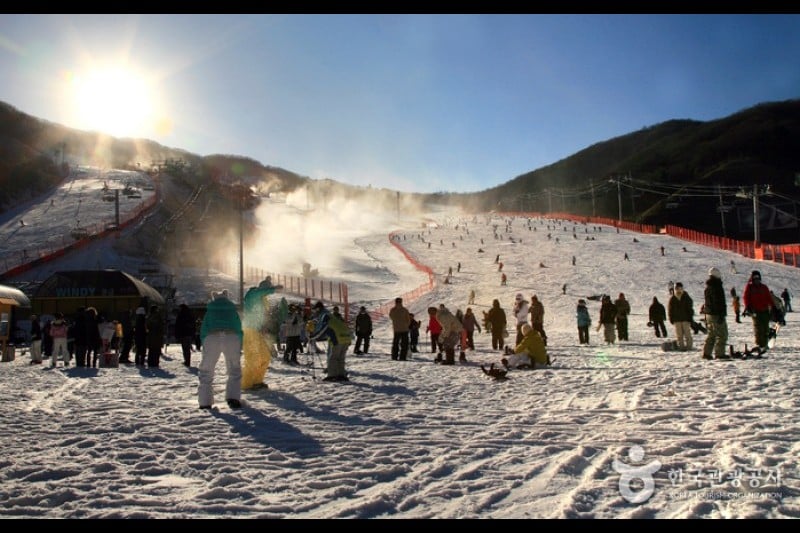 昆池岩滑雪渡假村 (7/8)