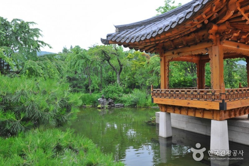 湖巖美術館