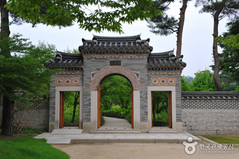 湖巖美術館