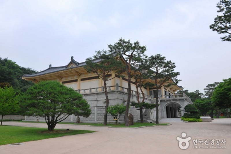 湖巖美術館