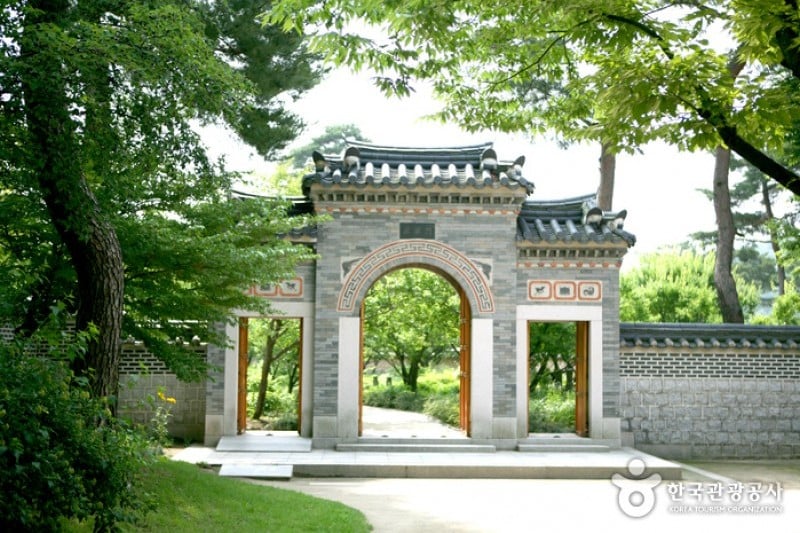 湖巖美術館