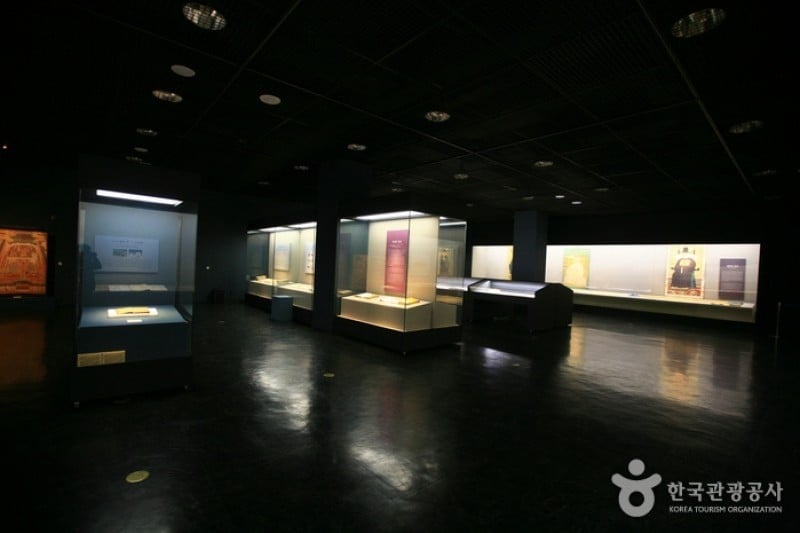 韓國學中央研究院 韓國學學術資訊館‧藏書閣 (4/5)