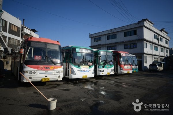 汶山市外巴士客運站