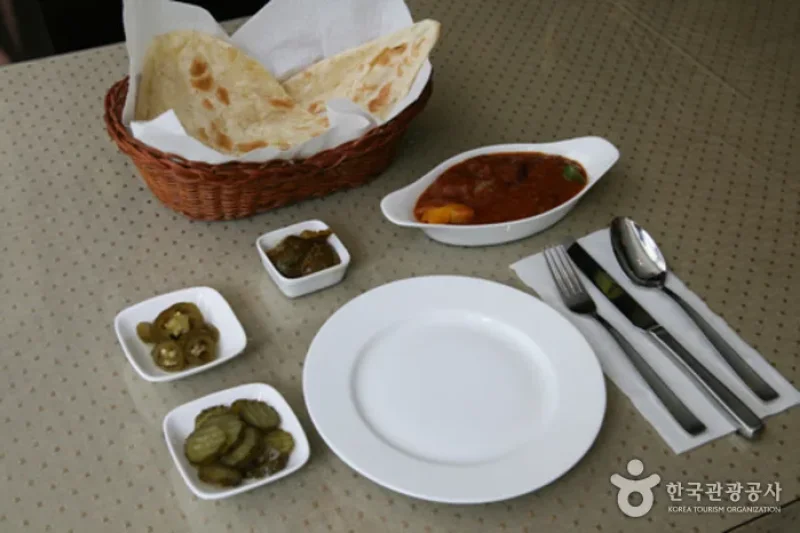 Royal India (2/11)