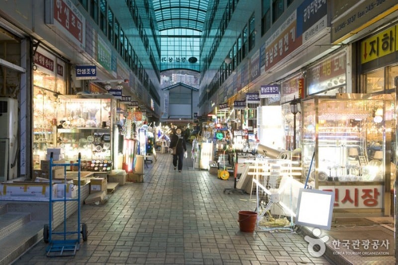 國際市場燈飾街