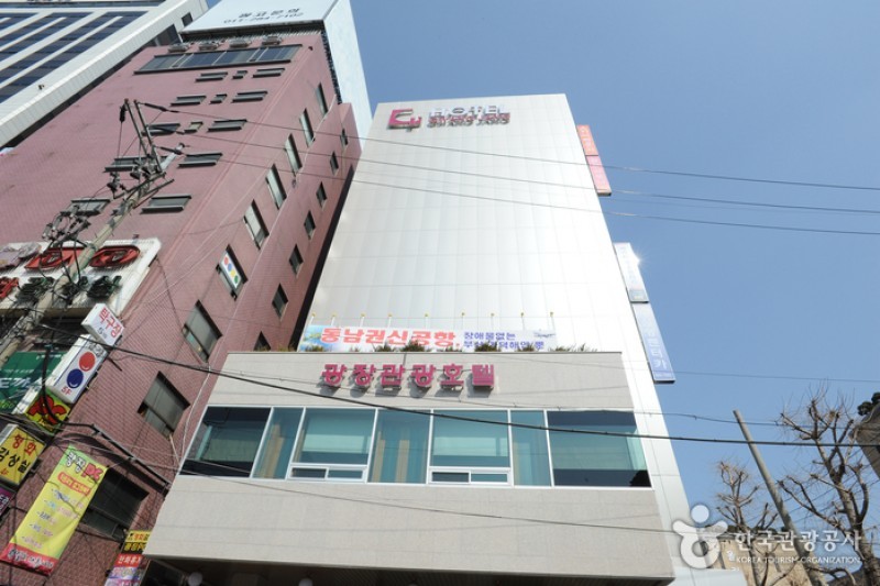 廣場觀光飯店