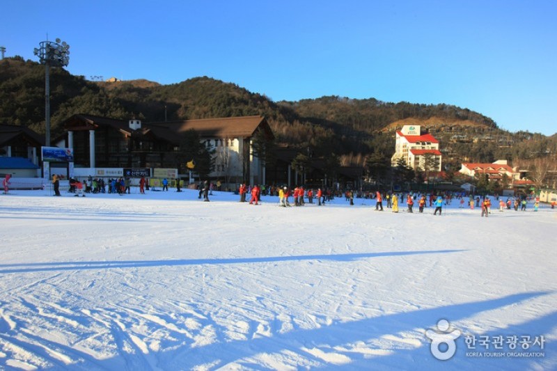 龍平滑雪渡假村