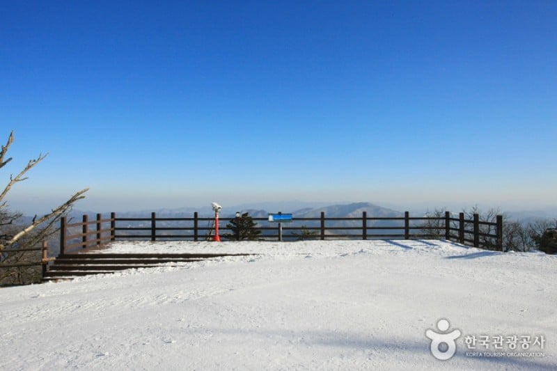 龍平滑雪渡假村