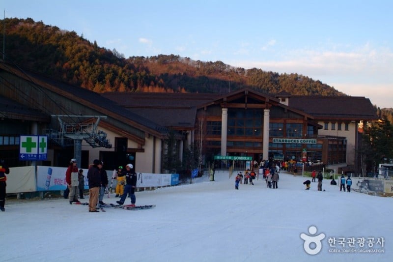 龍平滑雪渡假村