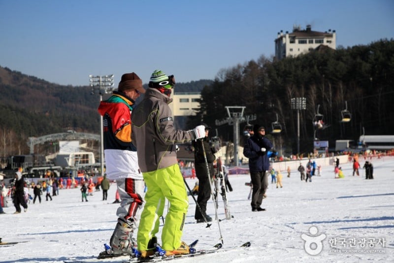 龍平滑雪渡假村