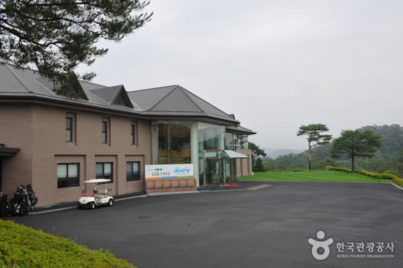 伊利希安江村高爾夫俱樂部 (1/7)