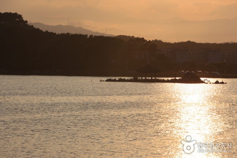 鏡浦湖