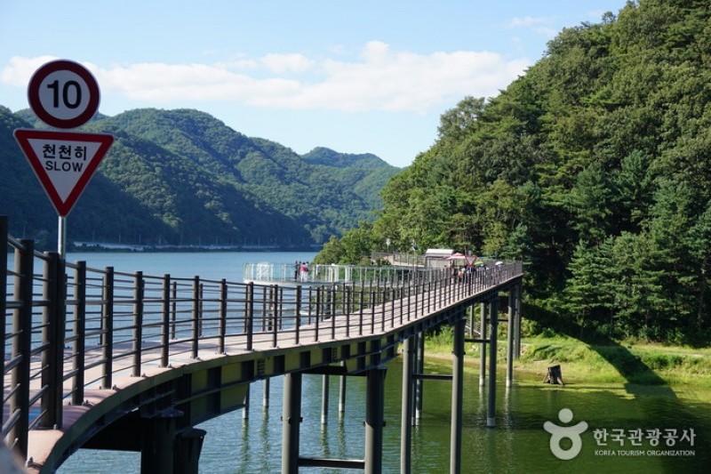 衣巖湖Skywalk