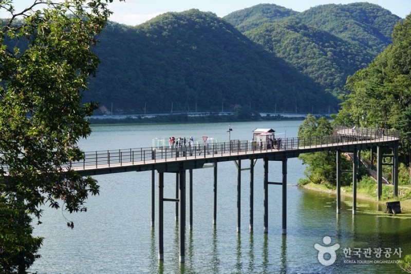 衣巖湖Skywalk