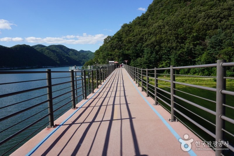 衣巖湖Skywalk