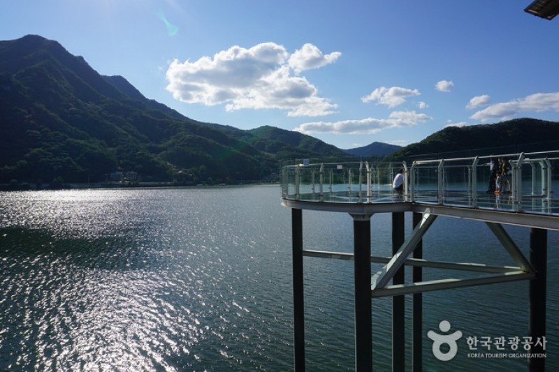 衣巖湖Skywalk