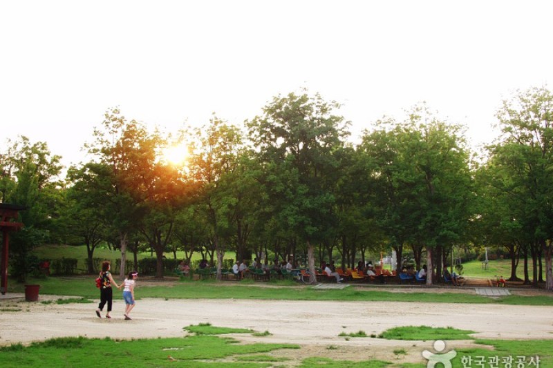德津公園