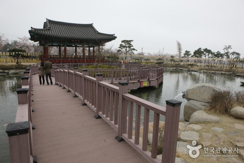 王仁博士遺蹟地 (2/11)