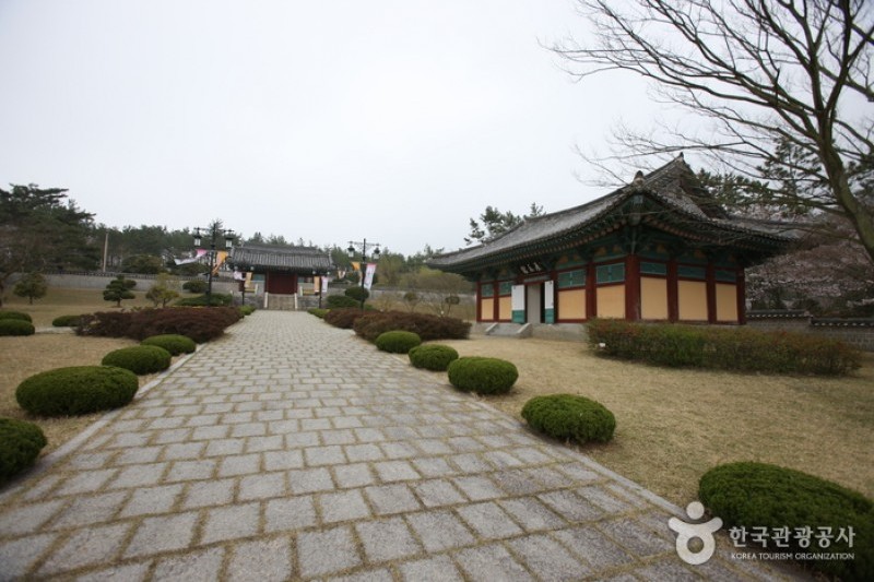 王仁博士遺蹟地 (4/11)
