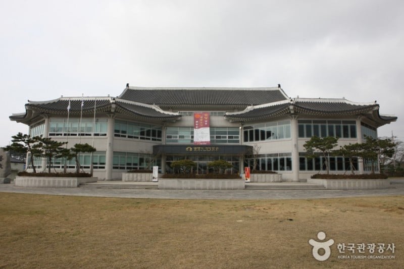 靈巖陶器博物館 (1/13)