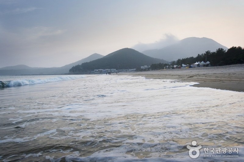 薪智鳴沙十里海水浴場